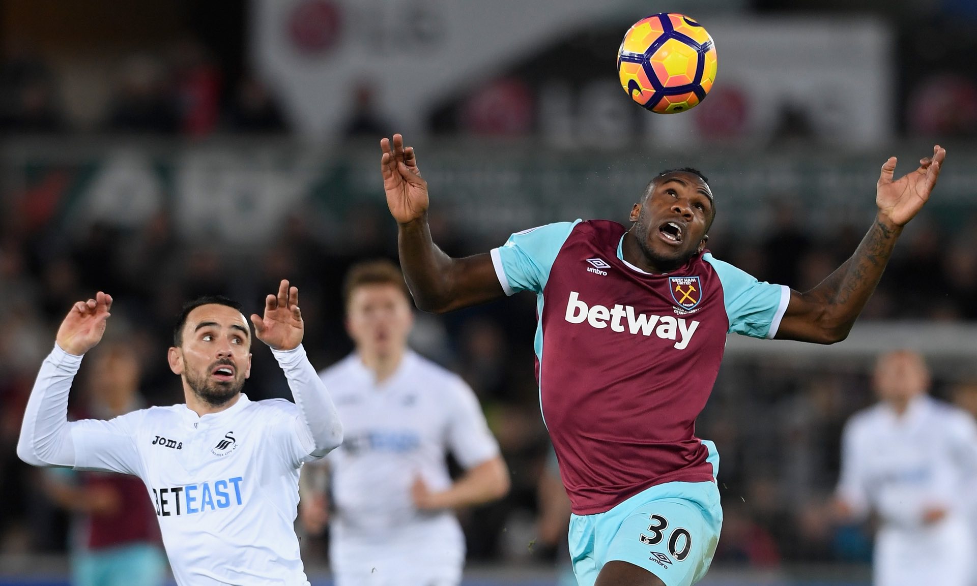 推动双向互 推动双向互